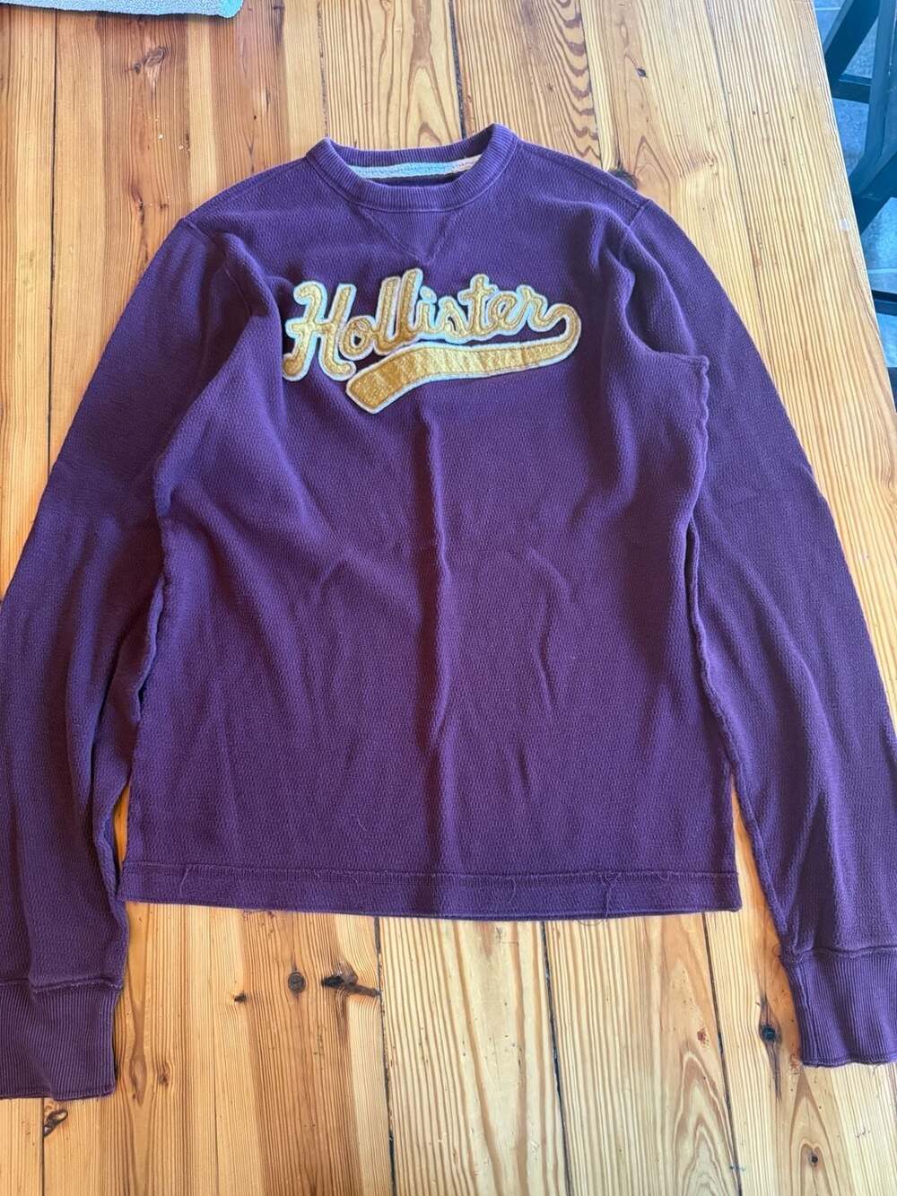 Hollister Waffle Knit Long Sleeve Shirt Size L Purple Logo Applique